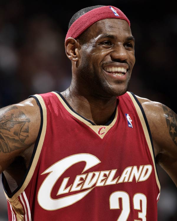 405次，梅西超越普斯卡什成为足坛历史助攻王（梅西助攻达405次，超越普斯卡什加冕足坛历史助攻王）