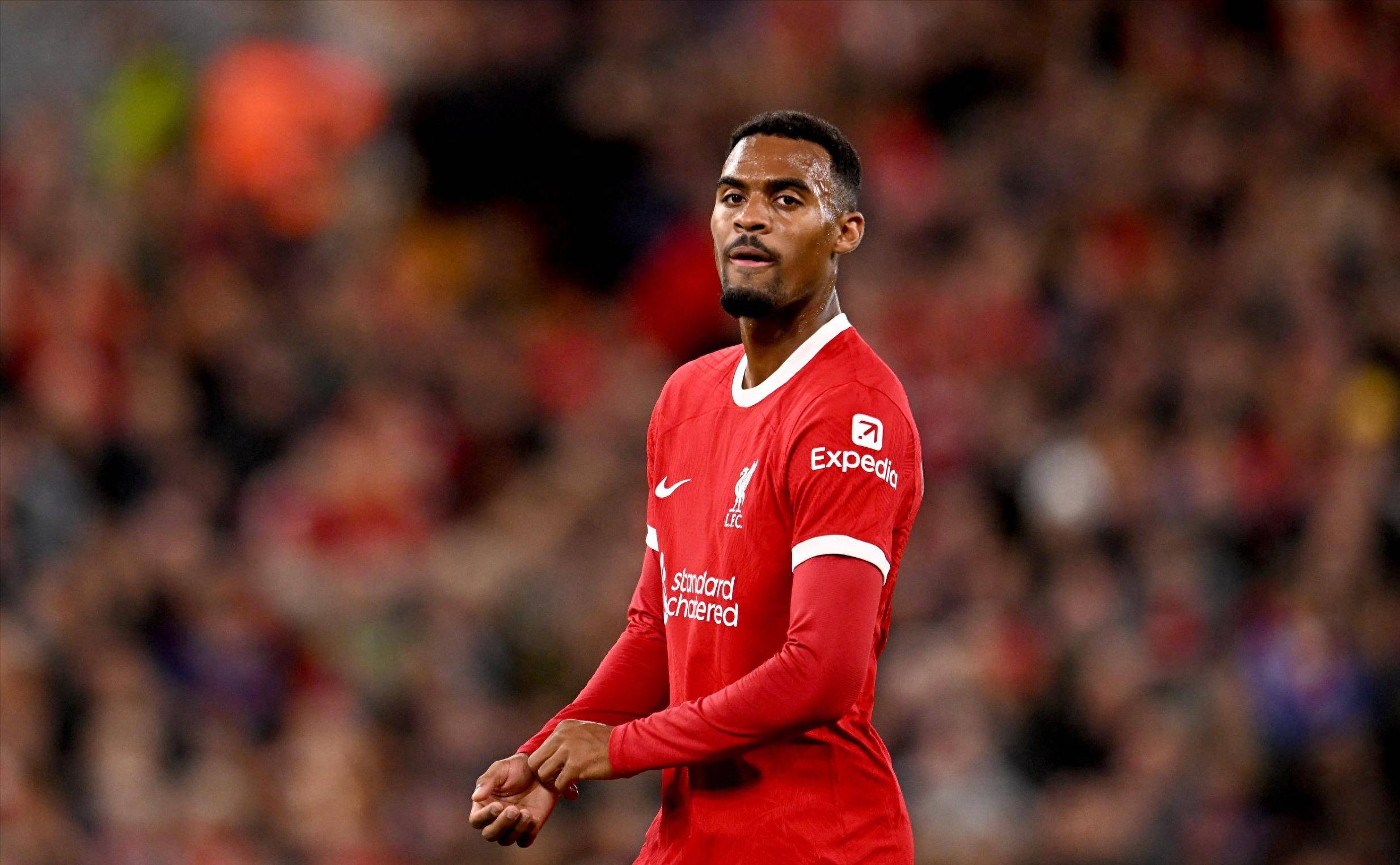 朱利亚诺：我在跑步技巧上花了很多功夫，接下来要练习射门（朱利亚诺：跑步技巧已下足功夫，下一步重点练射门）