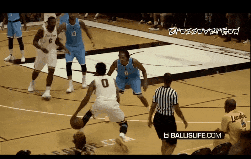 19+5！辽篮新星海外联赛爆发 出色表现令对方球员砸球泄愤（砍下19+5！辽篮新星海外联赛大放异彩 对手怒砸皮球泄愤）