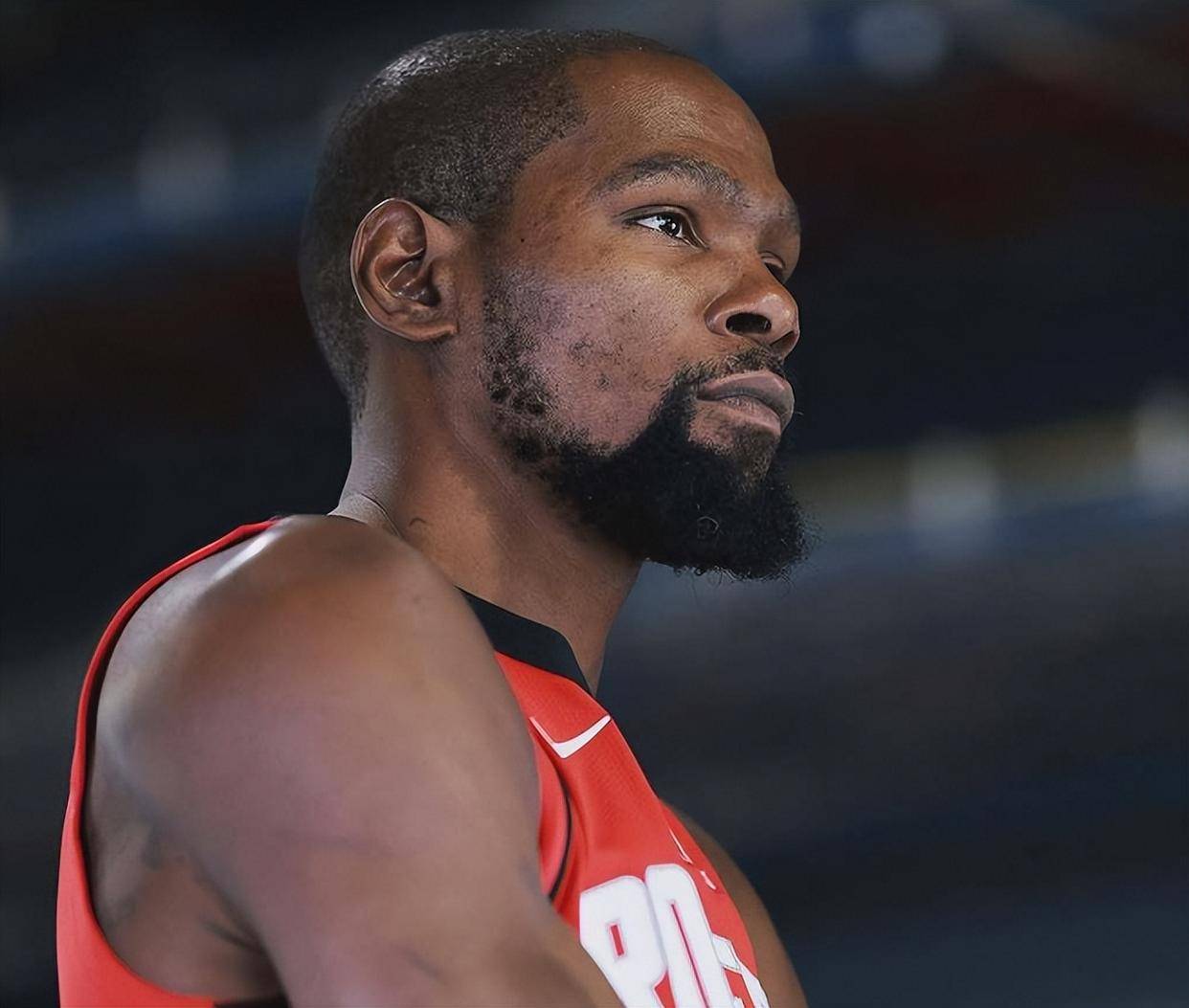 杰伦·布朗的崛起之路（杰伦·布朗的成长之旅）