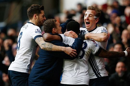 小法：梅西第一次训练就把我晃倒了；现在的球员有点被宠坏了（法布雷加斯：梅西首次训练就把我晃倒，如今的球员有些被惯坏了）