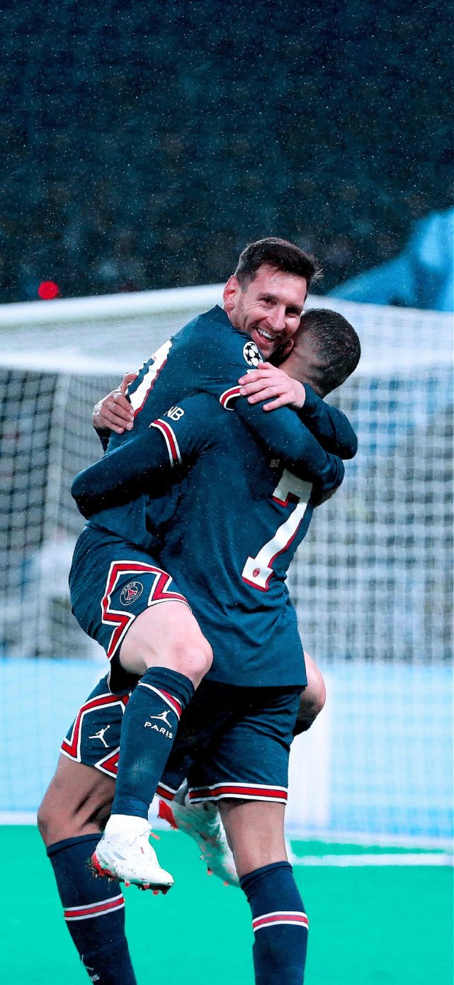 登顶法甲射手王！格林伍德本场双响，本赛季法甲12场10球（格林伍德梅开二度，12场10球领跑法甲射手榜）