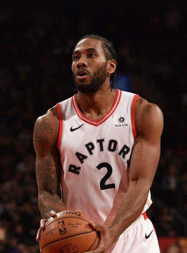 建队基石！武磊、颜骏凌等7人随海港四夺中超冠军（海港四夺中超，武磊、颜骏凌等7将成夺冠基石）