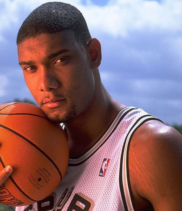 德转解释身价下调：穆西亚拉为伤病原因，凯恩则为年龄因素（德转解读身价下修：穆西亚拉因伤病，凯恩因年龄）