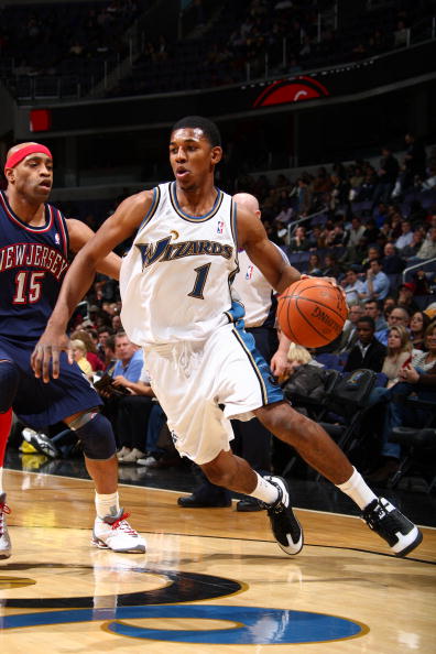 埃迪伤缺！解说：同为大中锋的瀚森应和专业人士规划怎么延长生涯（埃迪伤停！解说建议大中锋瀚森携手专家制定延长生涯方案）