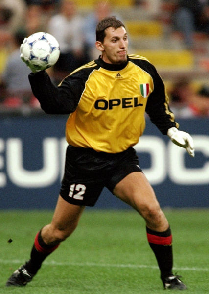 雷霆赛季困境：超越73胜勇士的梦想愈发遥不可及（雷霆赛季受阻：超越勇士73胜的目标日益渺茫）